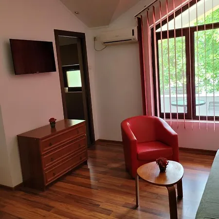 Edelweiss Guest house 3*